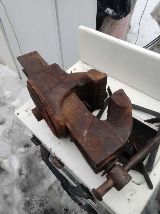 Продам Тиски Слесарные