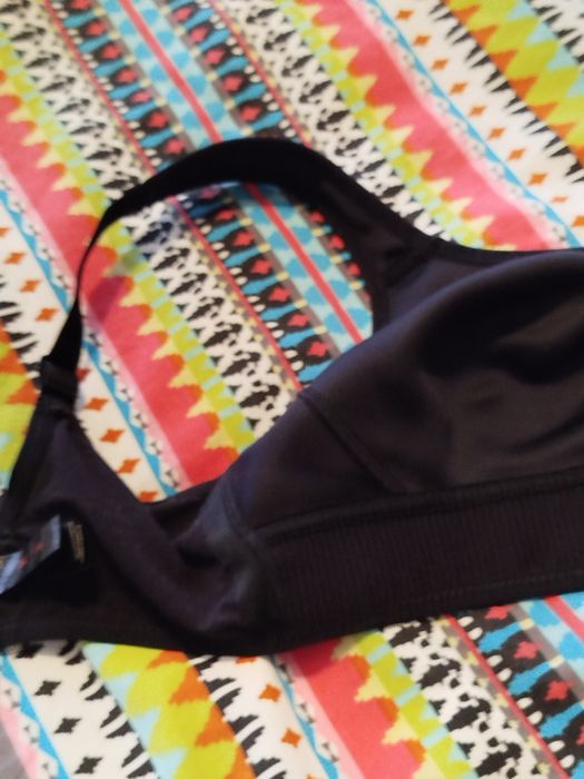 Tchibo Biustonosz Sportowy, Mocne Podtrzymanie, Czarny