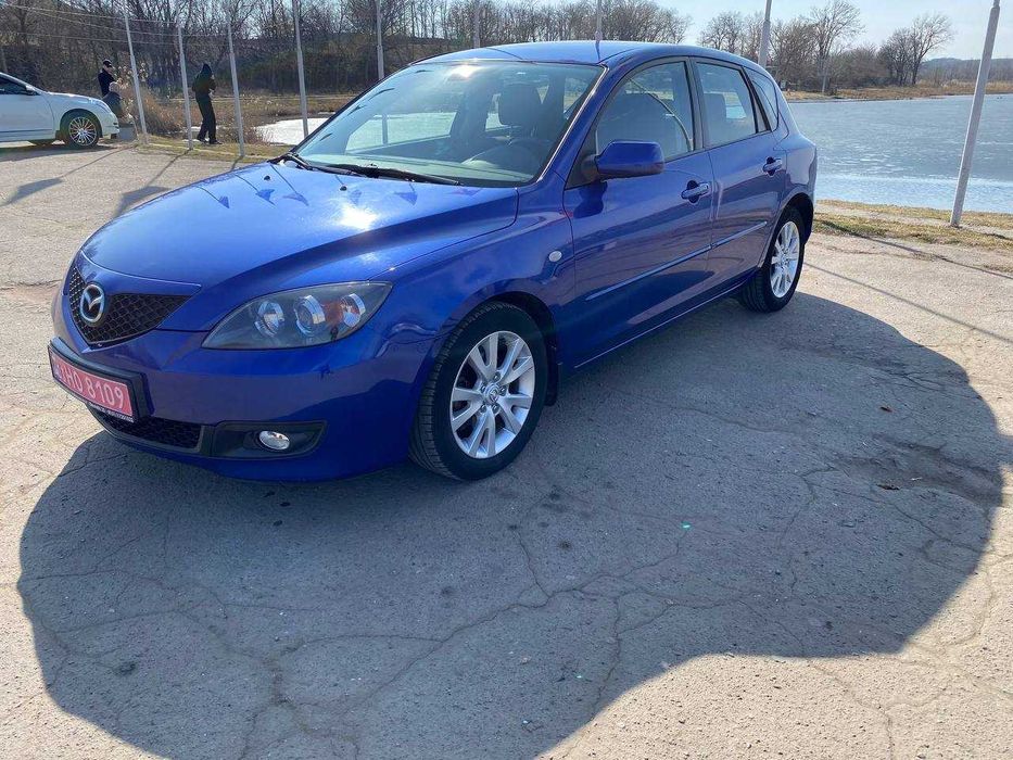Автомобіль Mazda 3