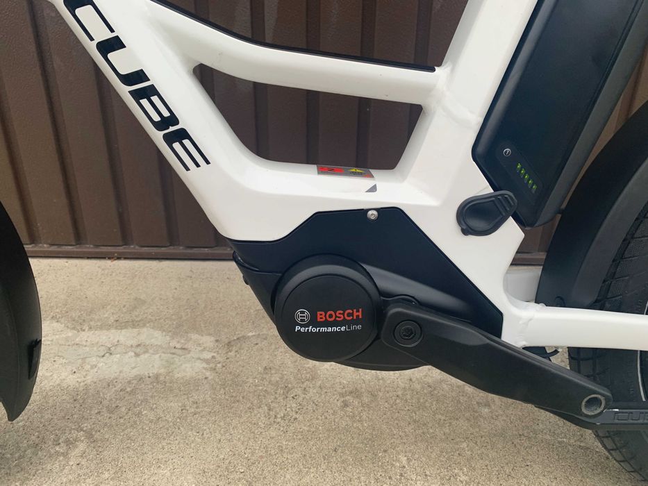 Rower elektryczny CUBE Compact