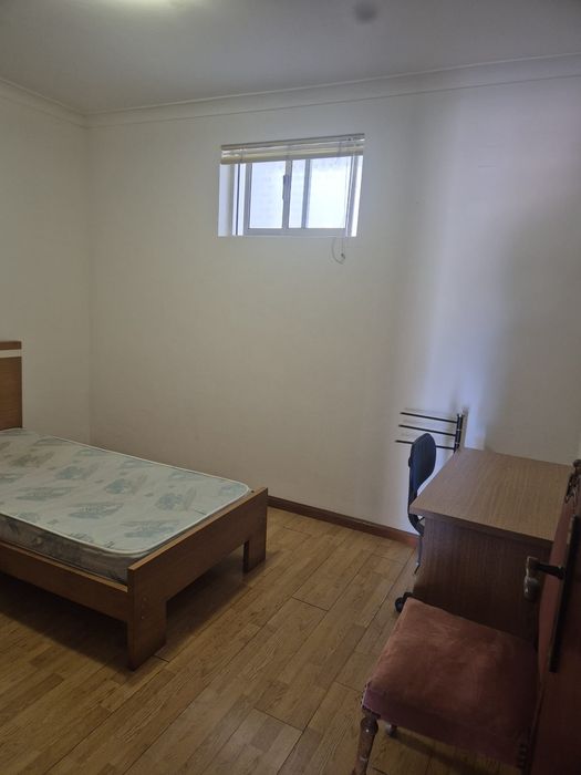 Quarto para arrendar