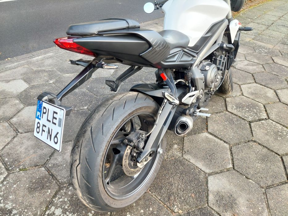 Triumph street triple 660s a2