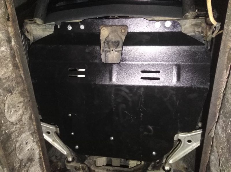 Защита поддона двигателя Nissan X-Trail T30 Захист картера двигуна Т30