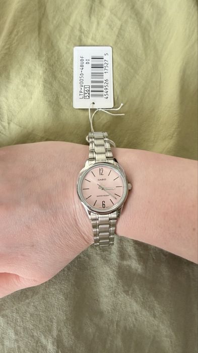 Новий жіночий годинник Casio з нержавіючої сталі