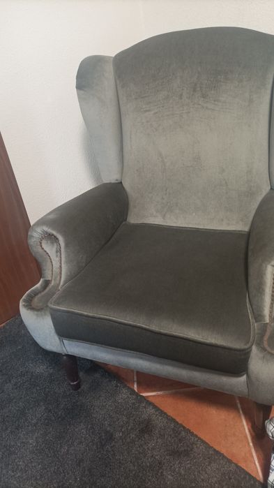 Cadeirão/Poltrona em veludo cinza