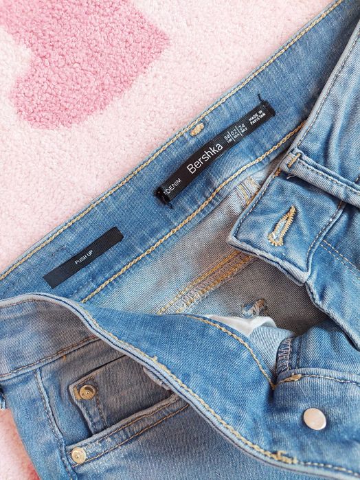 Calças push up Bershka