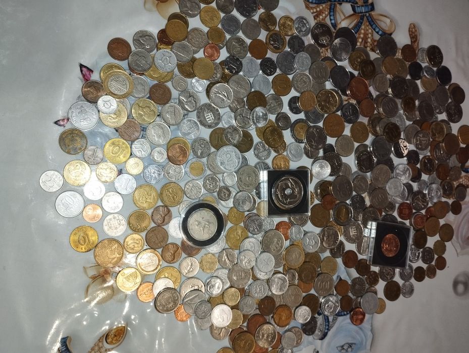 Лот 450 монет світу