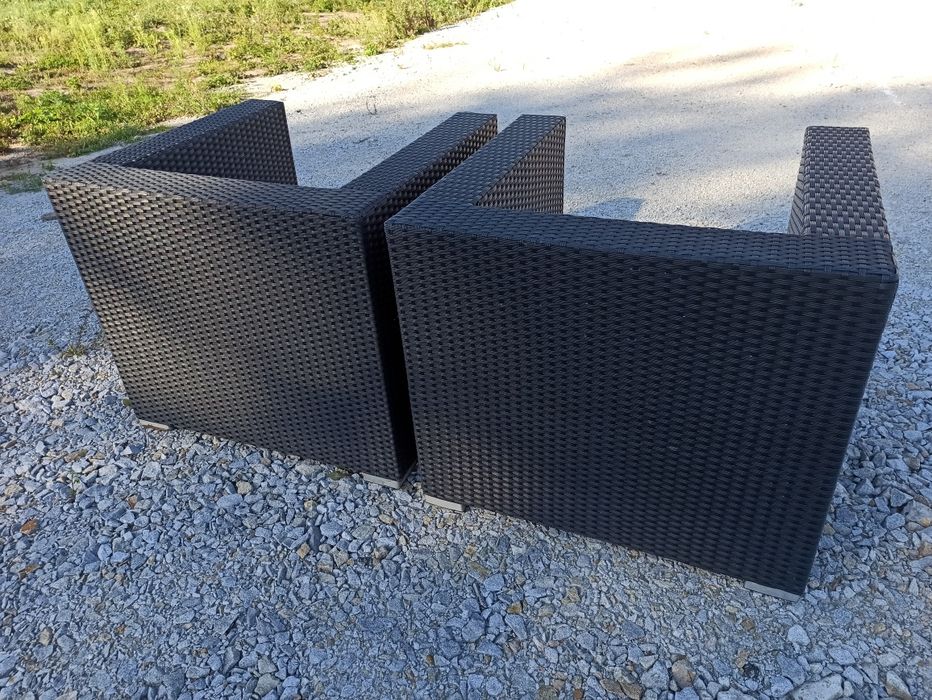 Fotele rattanowe z poduszkami