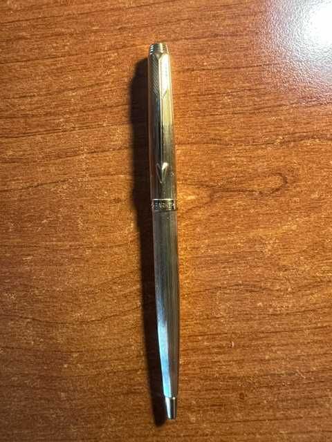 Conjunto 2 esferográficas vintage Parker com estojo: Sonnet Laque Firedance e 75 Milleraies banhada a ouro 14k