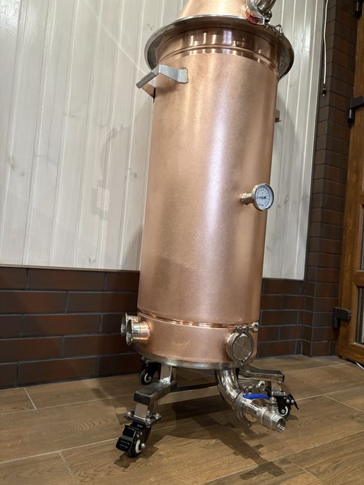 Мідний дистилятор 75 л з джин-кошиком.