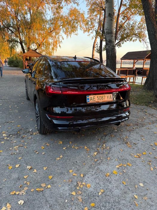 Легковий автомобіль