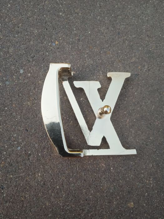 Пряжка Louise Vuitton