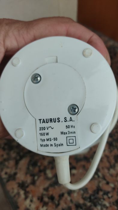 Faca  eléctrica  e moinho de café