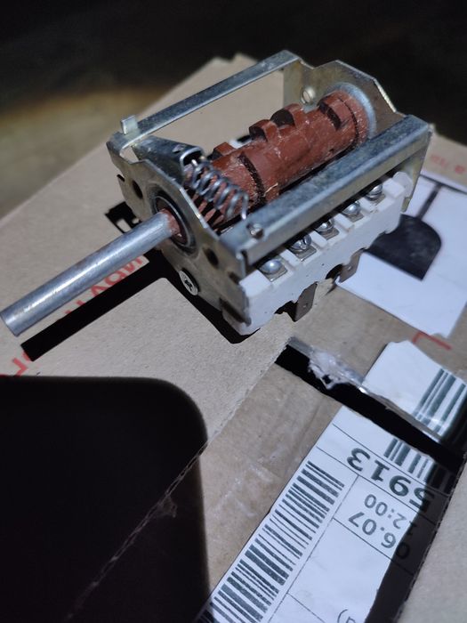 Перемикач для плити