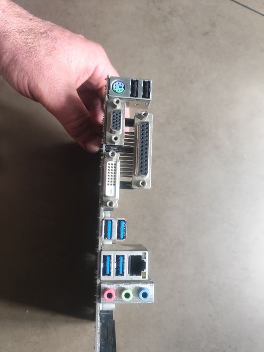 Продається материнська плата GIGABYT GA-B250 M-D3V