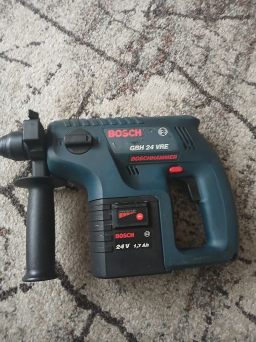 Sprzedam używaną młotowiertarkę firmy Boscha 24Wolt akumulatory