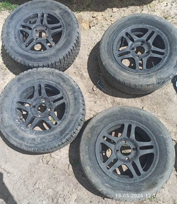Продам литые легкосплавные диски R 13 4x98. С резиной в комплекте.