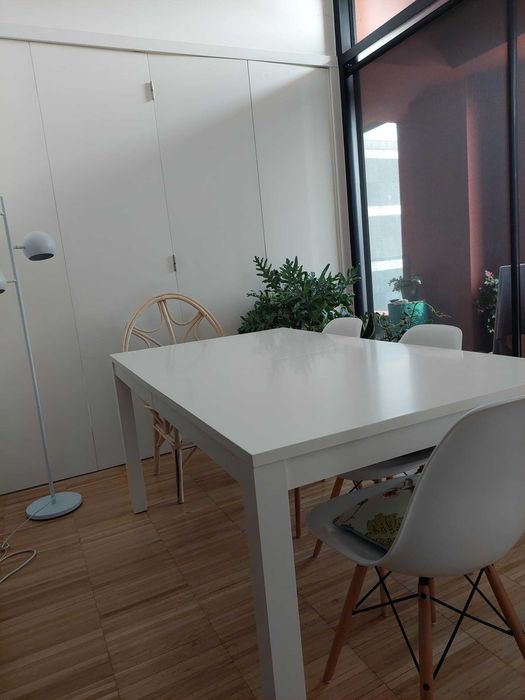 Mesa de jantar + 6 cadeiras