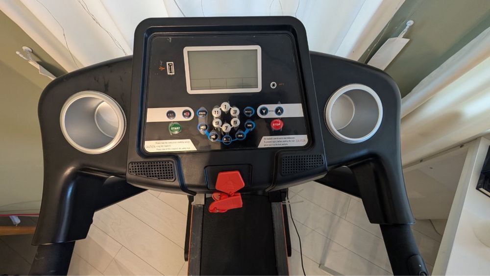 Беговая дорожка.