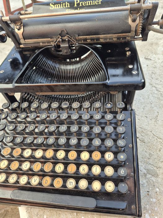 Maquina de escrever antiga