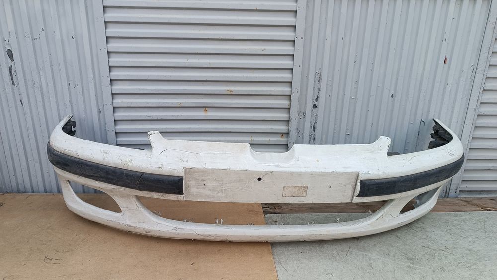 Vendo parachoque de frente Peugeot 106 ano 1996/2005