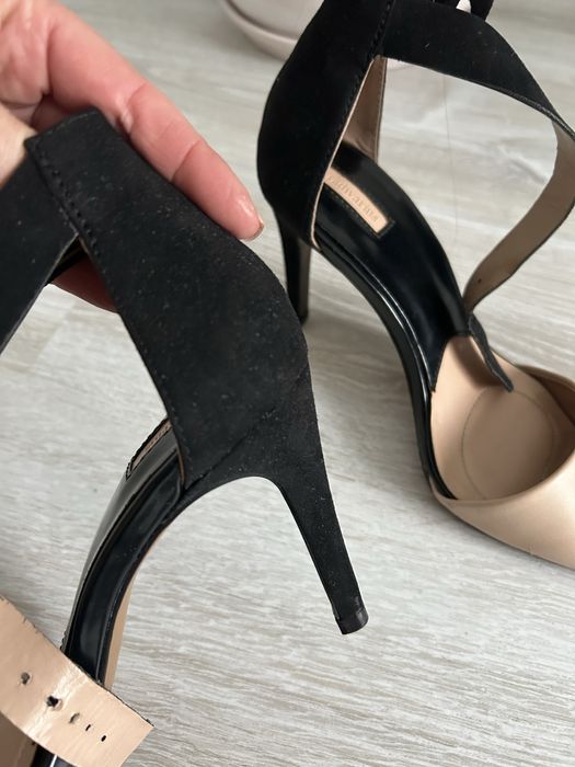 Туфлі- босоножки.