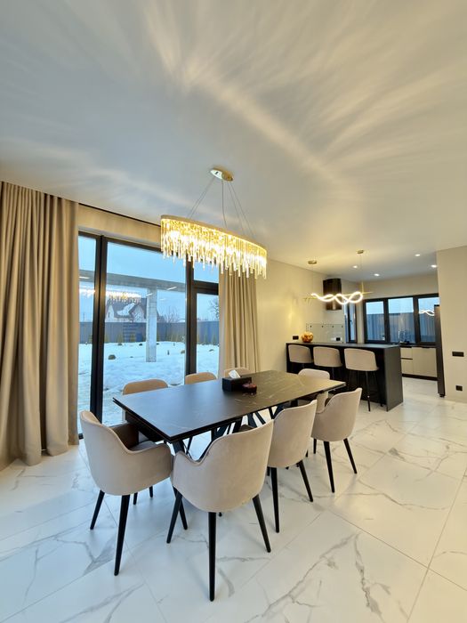 Новий будинок з дизайнерським ремонтом | ВСІ КОМУНІКАЦІЇ