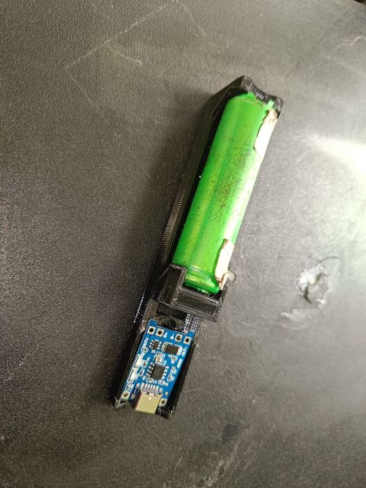 Зарядне на батареї 18650