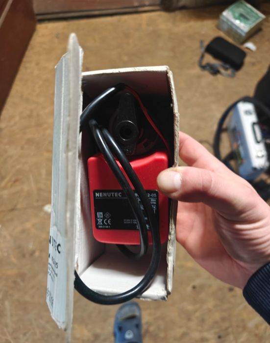 Siłownik obrotowy NENUTEC NEBM 24.2-05 5 Nm, 24 V AC/DC