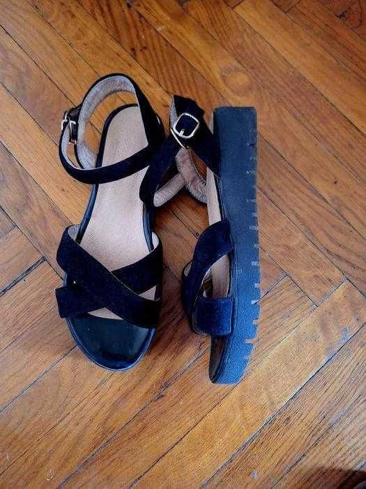 Босоножки замшевые