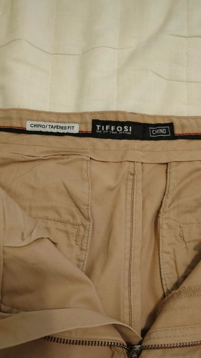 Chinos Tiffosi tapered fit em óptimo estado