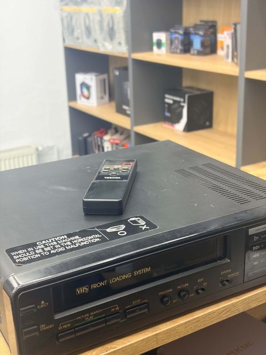 Toshiba VCP-B1 - odtwarzacz kaset wideo VHS (Video Cassette Player) - PAL/Mesecam - sprawny