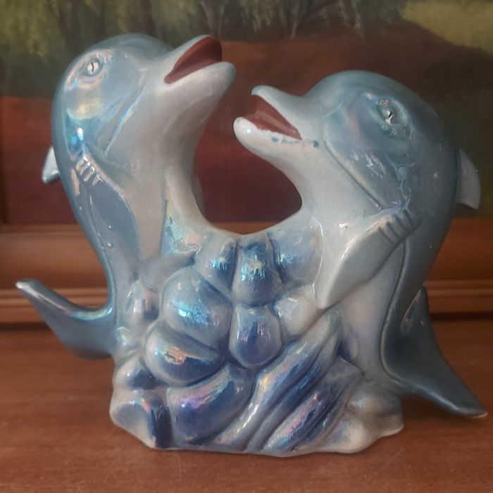 Figurka porcelanowa-ceramika Delfiny na fali