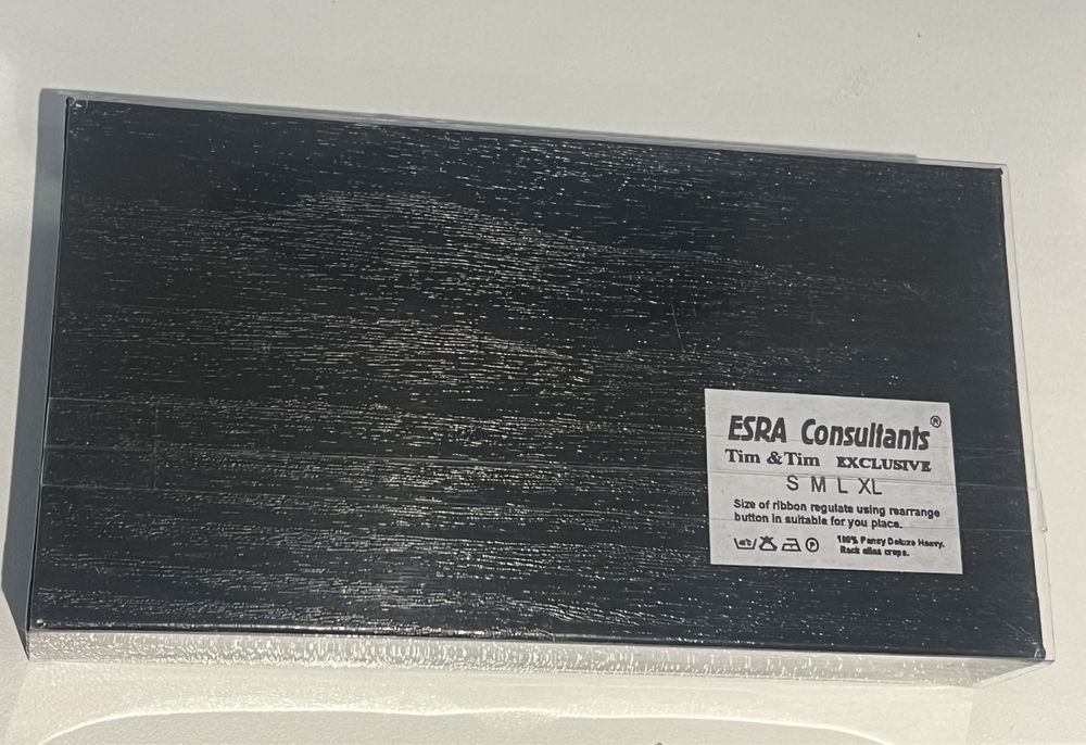 Метелик коралово-лососьовий для нарядного виходу у світ і відпочинку