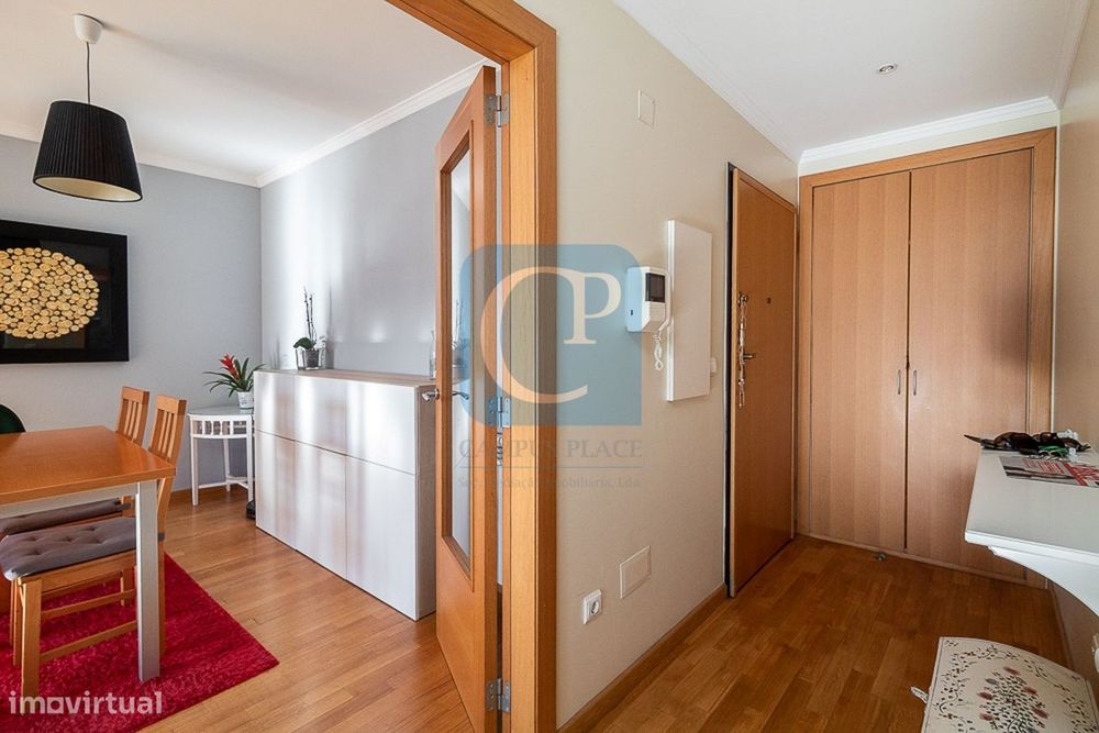 Apartamento T2 para arrendar em Lordelo do Ouro, Porto