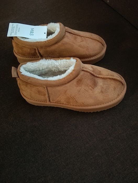 Brązowe kapcie M&S