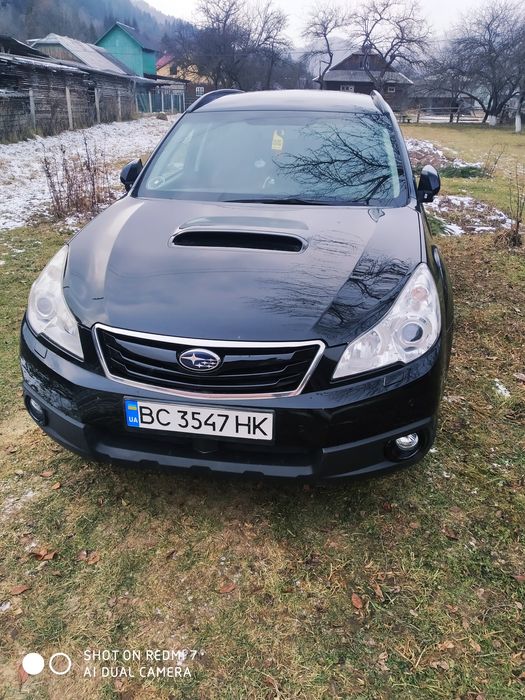Субару  Оутбек .