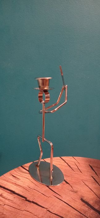 Świecznik metalowa figurka w stylu industrial golfista