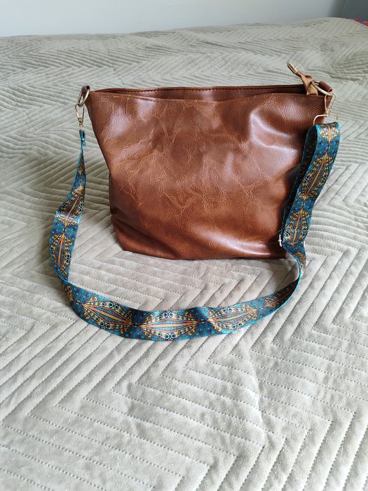 Torebka Boho z ozdobnym paskiem