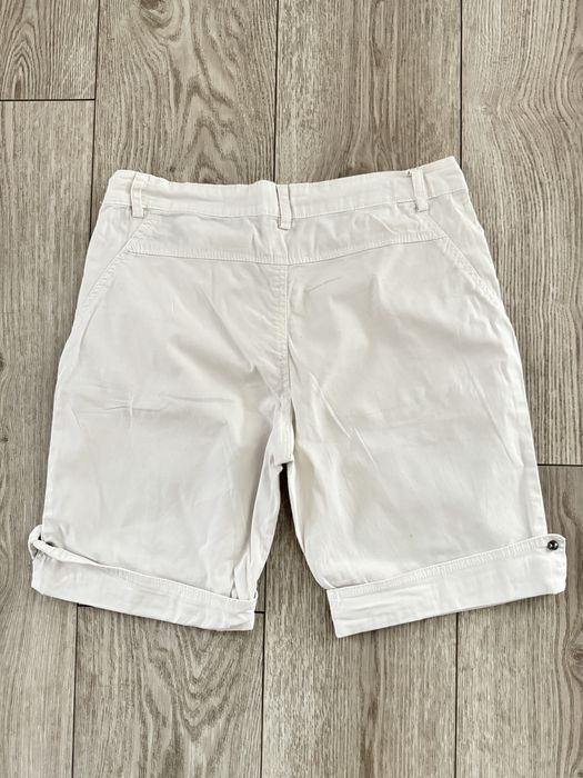 Biale szorty z dżetami