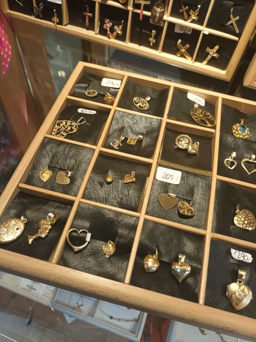 585 zawieszka, zawieszki,wisiorki złoto używane oraz nowe Moniuszki7/1