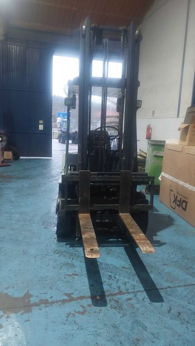 Empilhador komatsu 25