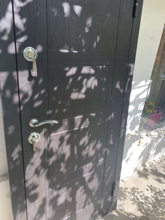 Входные двери.