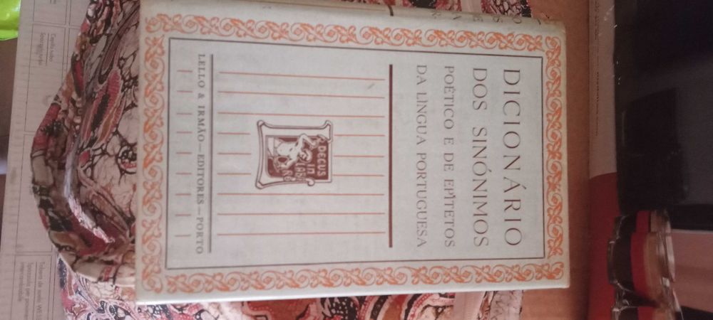 Dicionário dos Sinónimos Poético e Epítetos da Língua Portuguesa, 1949