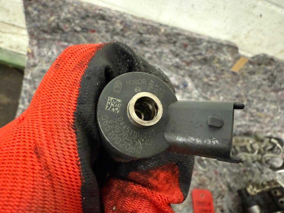 komplet  wtryskiwacze listwa pompa toyota corolla 1.4 d4d 0281--002507