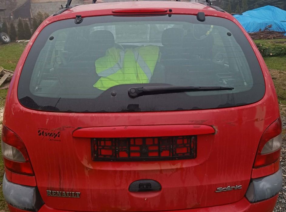Maska samochodu Renault Megane scenic oraz tylna szyba otwierana Renau