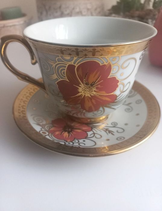 Filiżanka ze zdobieniem