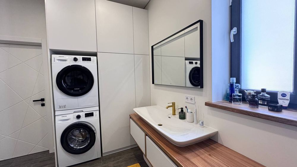 Будинок з дизайнерським ремонтом. Тепла підлога по всій площі! 42300