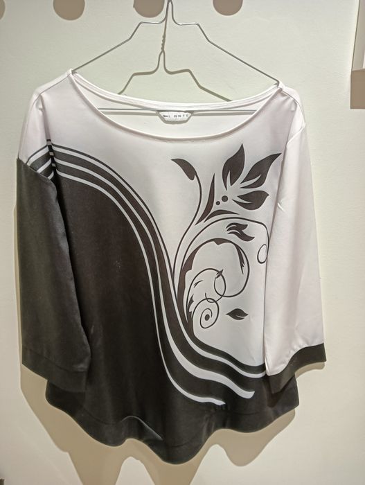 Blusa branca e preta