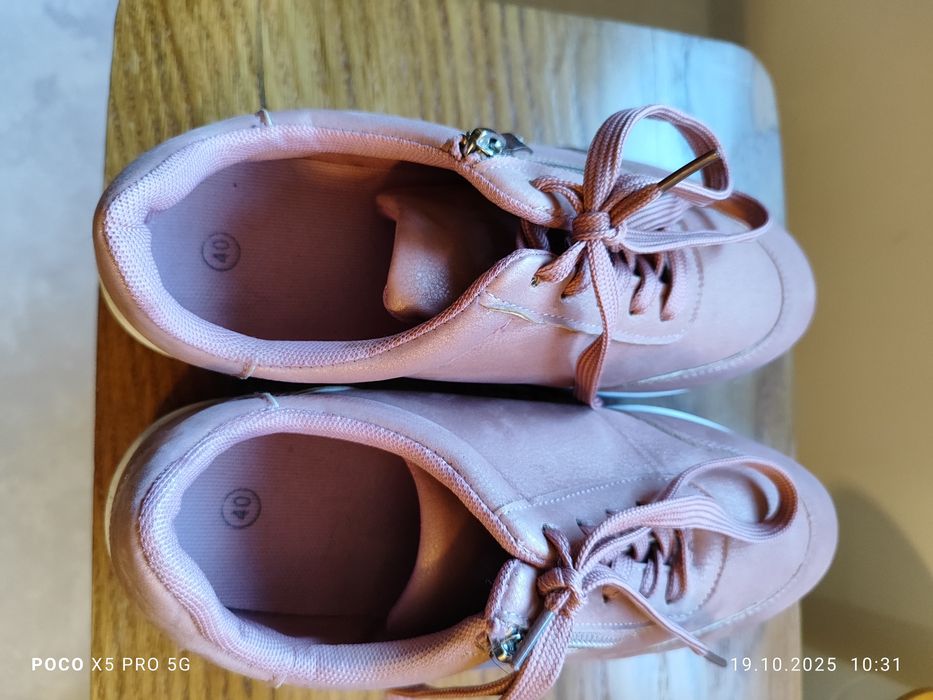 Buty różowe sportowe r 40